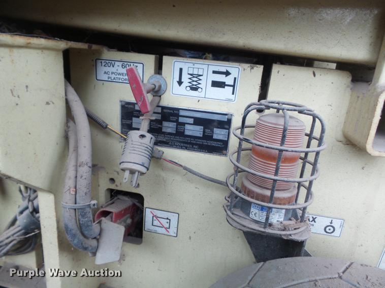 image for item DB6384 2005 JLG 2630ES scissor lift