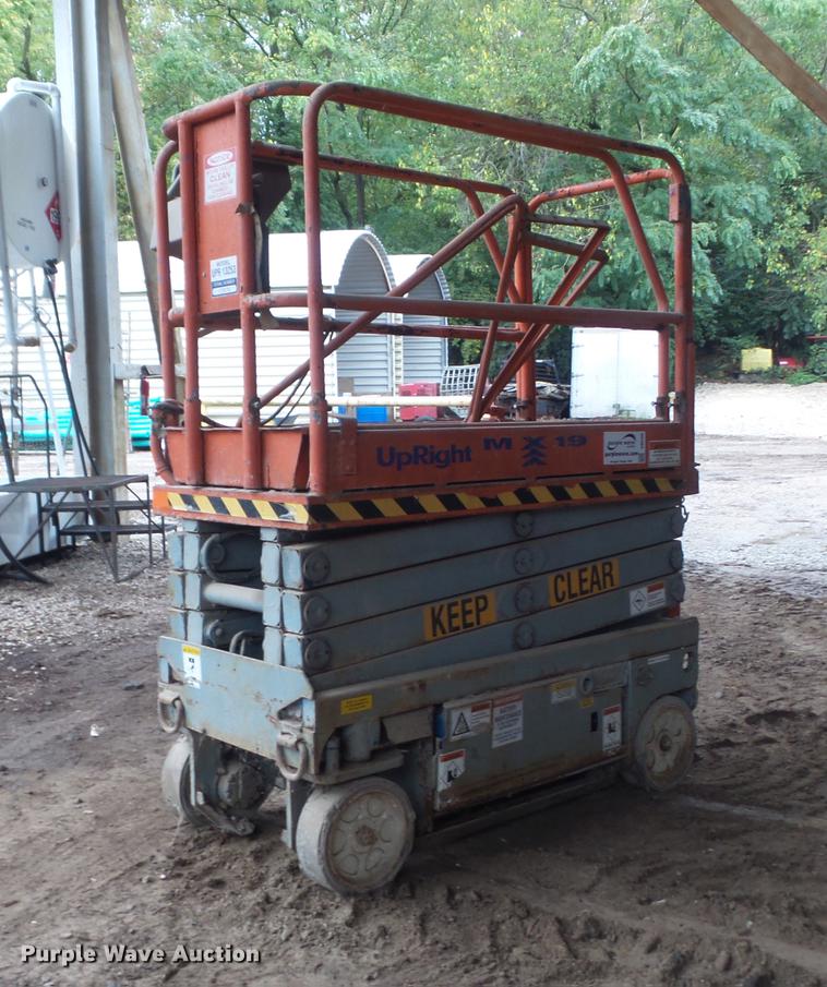 image for item DB6385 2001 Up Right MX19 scissor lift