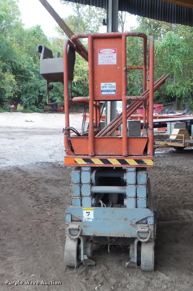 image for item DB6385 2001 Up Right MX19 scissor lift
