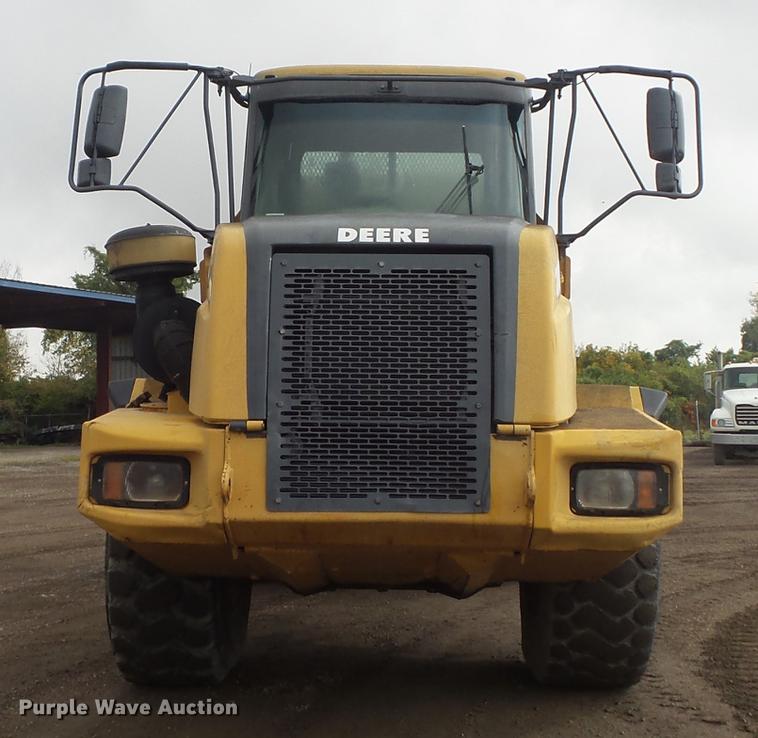 image for item DB6390 2004 John Deere 250D articulated haul truck
