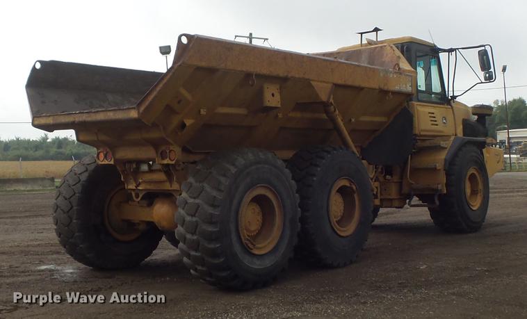 image for item DB6390 2004 John Deere 250D articulated haul truck