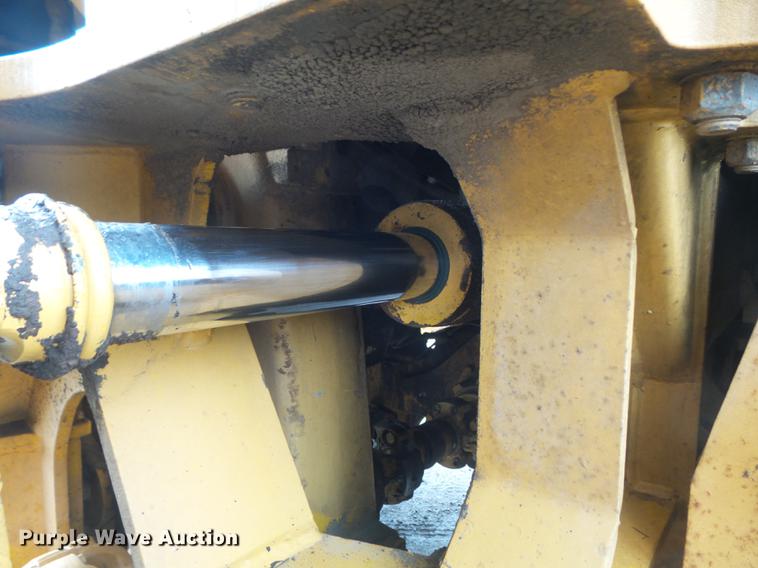 image for item DB6390 2004 John Deere 250D articulated haul truck