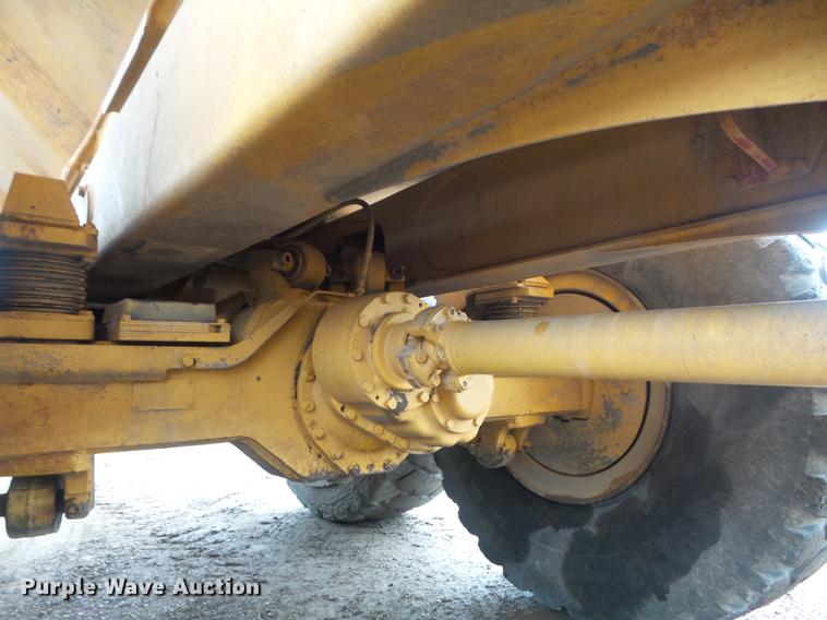 image for item DB6390 2004 John Deere 250D articulated haul truck