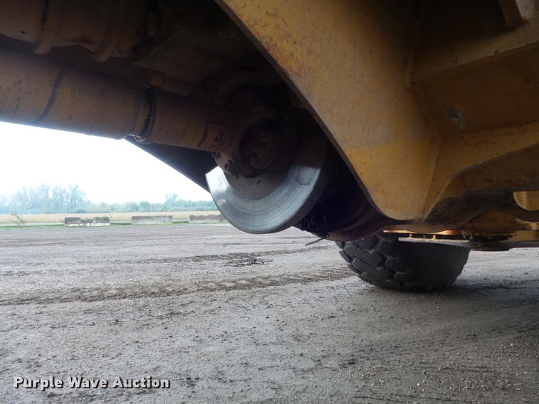 image for item DB6390 2004 John Deere 250D articulated haul truck