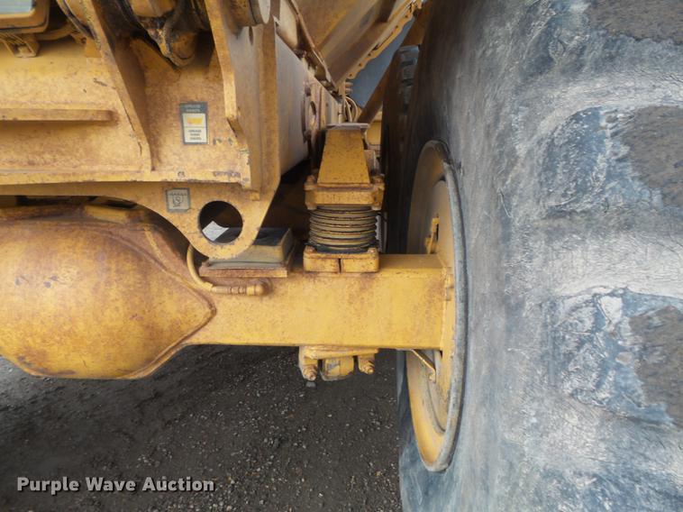 image for item DB6390 2004 John Deere 250D articulated haul truck