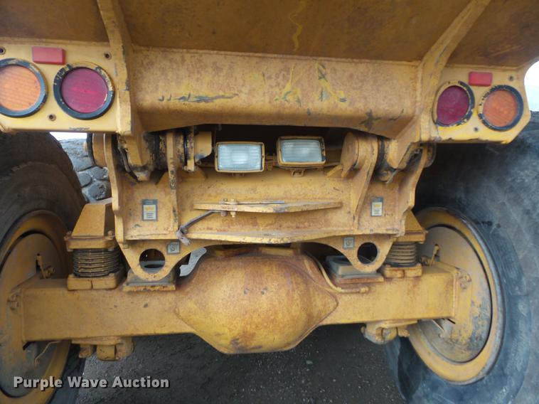 image for item DB6390 2004 John Deere 250D articulated haul truck