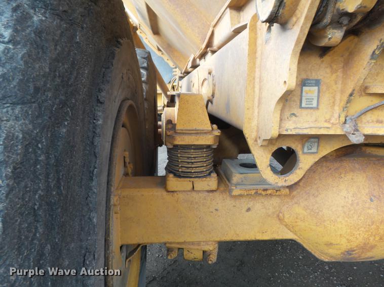 image for item DB6390 2004 John Deere 250D articulated haul truck