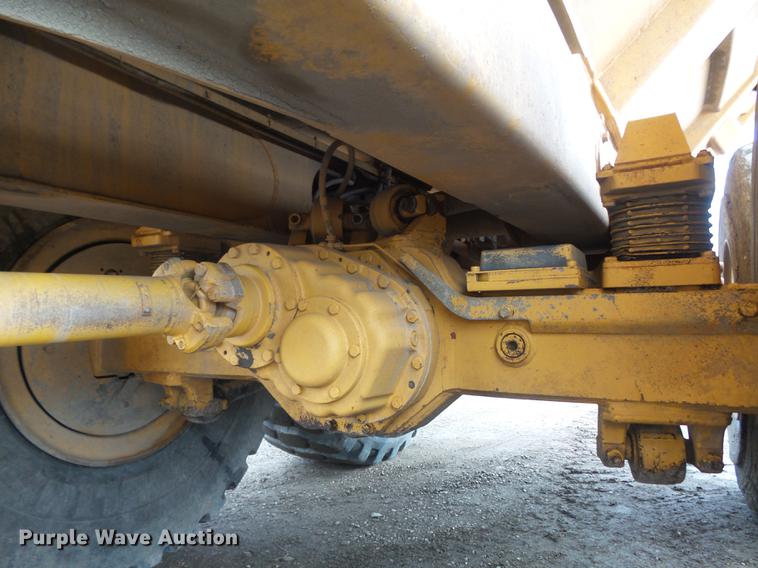 image for item DB6390 2004 John Deere 250D articulated haul truck