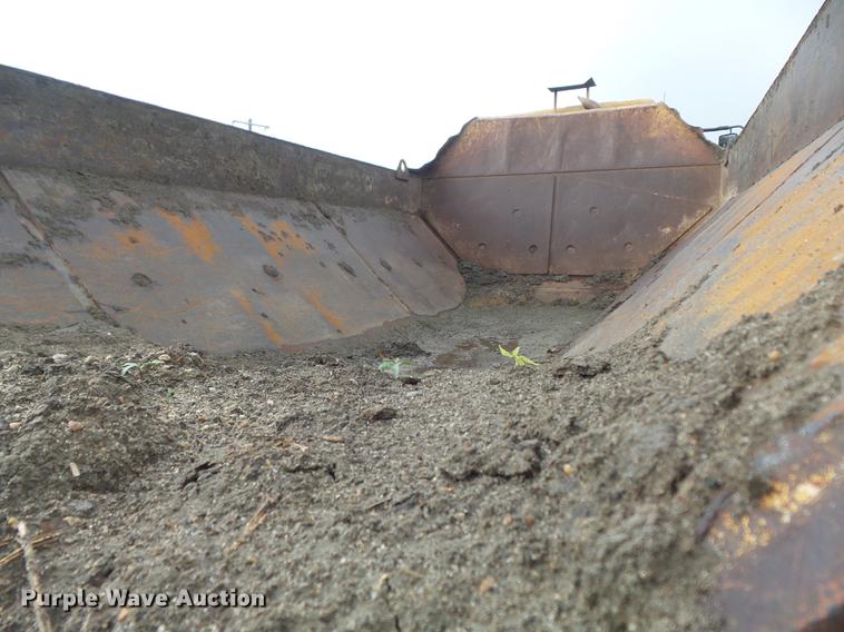 image for item DB6390 2004 John Deere 250D articulated haul truck