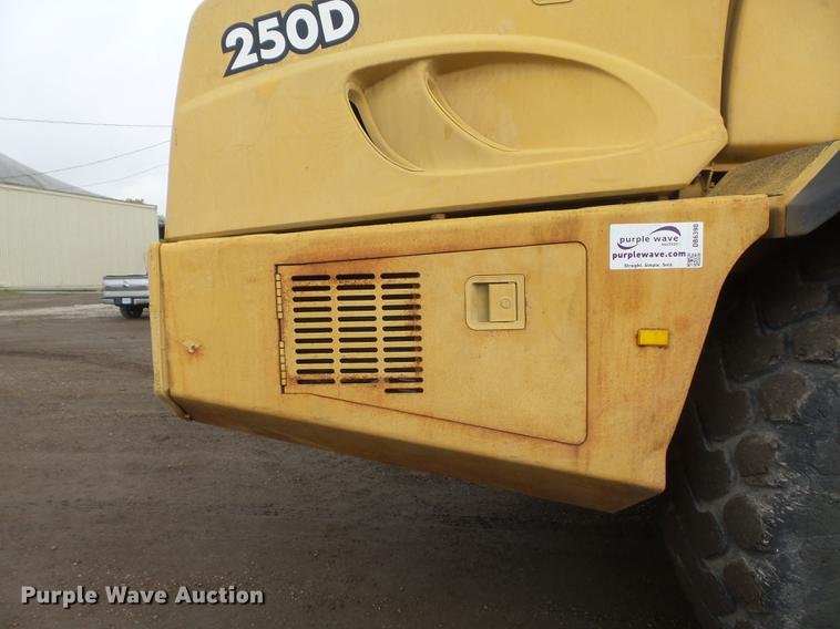 image for item DB6390 2004 John Deere 250D articulated haul truck