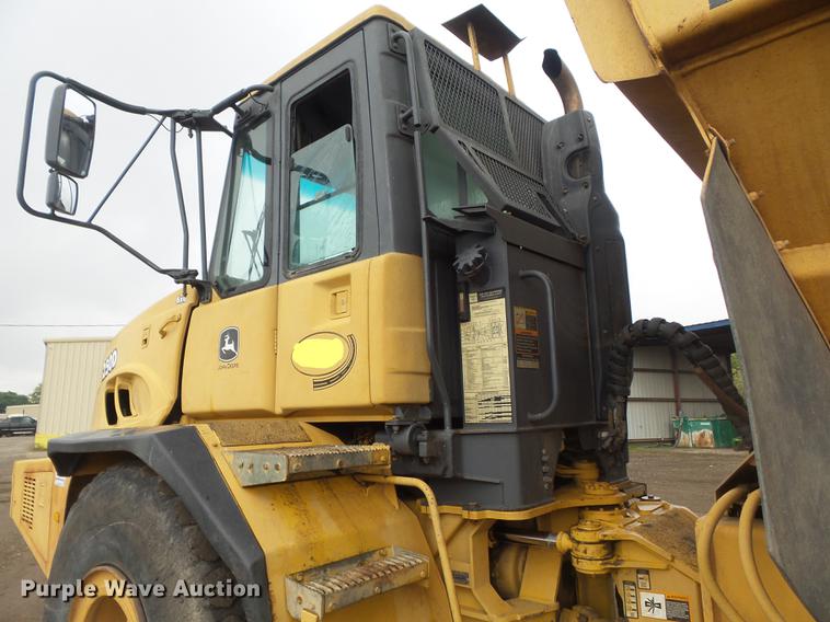image for item DB6390 2004 John Deere 250D articulated haul truck