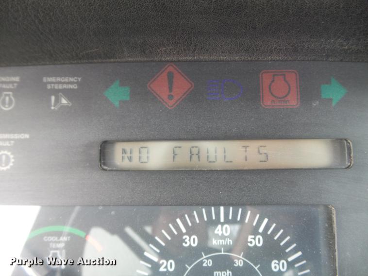 image for item DB6390 2004 John Deere 250D articulated haul truck