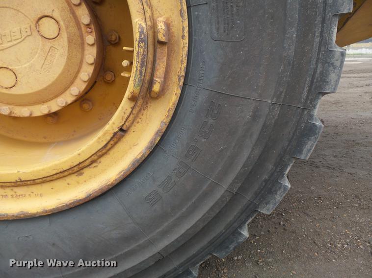 image for item DB6390 2004 John Deere 250D articulated haul truck