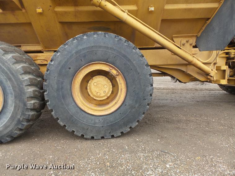 image for item DB6390 2004 John Deere 250D articulated haul truck