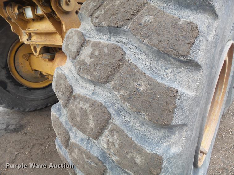 image for item DB6390 2004 John Deere 250D articulated haul truck