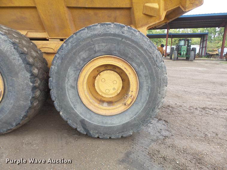 image for item DB6390 2004 John Deere 250D articulated haul truck