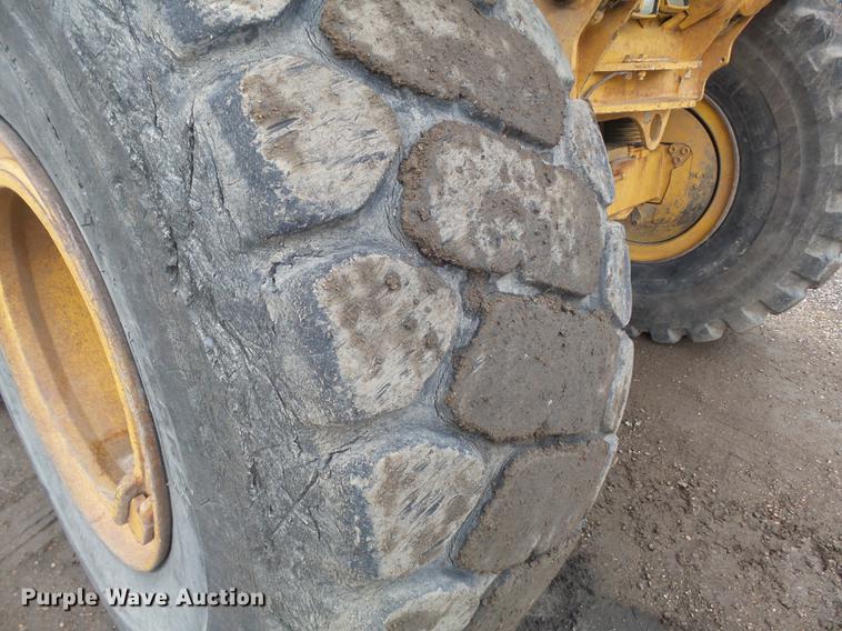 image for item DB6390 2004 John Deere 250D articulated haul truck