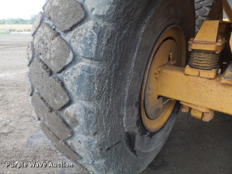 image for item DB6390 2004 John Deere 250D articulated haul truck