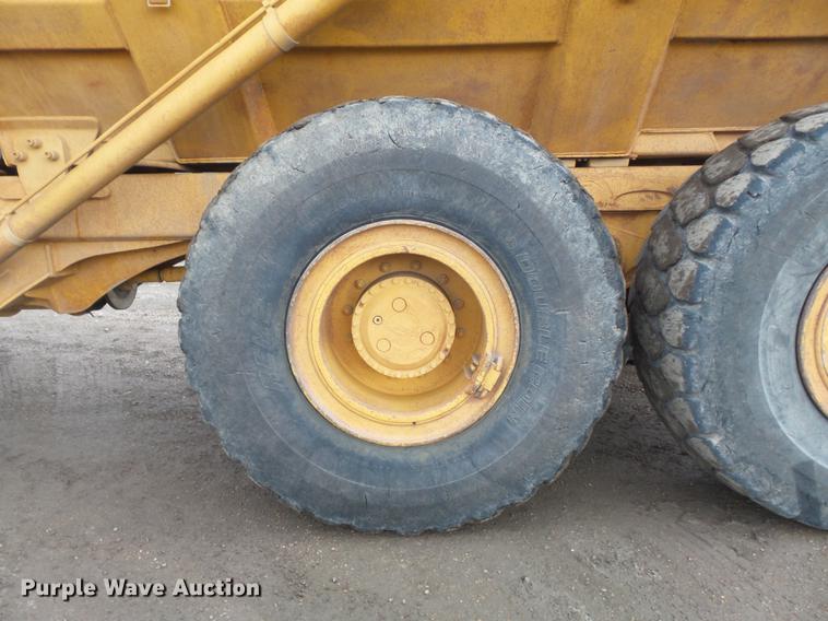 image for item DB6390 2004 John Deere 250D articulated haul truck