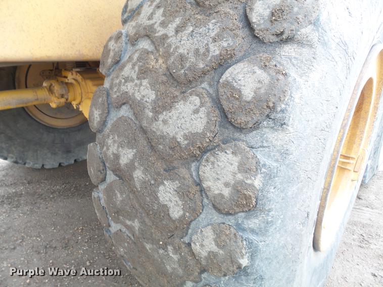 image for item DB6390 2004 John Deere 250D articulated haul truck