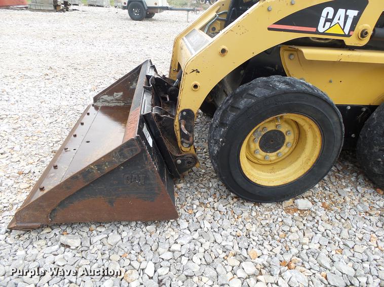 image for item DB7380 2006 Caterpillar 226B skid steer