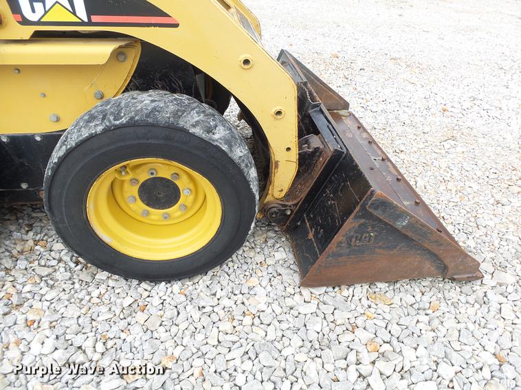 image for item DB7380 2006 Caterpillar 226B skid steer