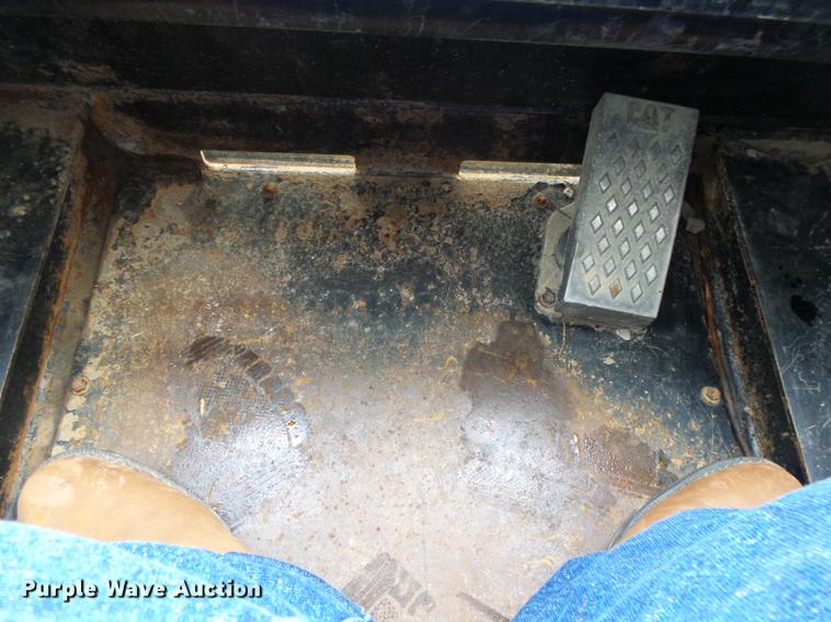 image for item DB7380 2006 Caterpillar 226B skid steer