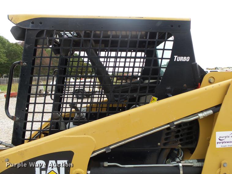 image for item DB7380 2006 Caterpillar 226B skid steer