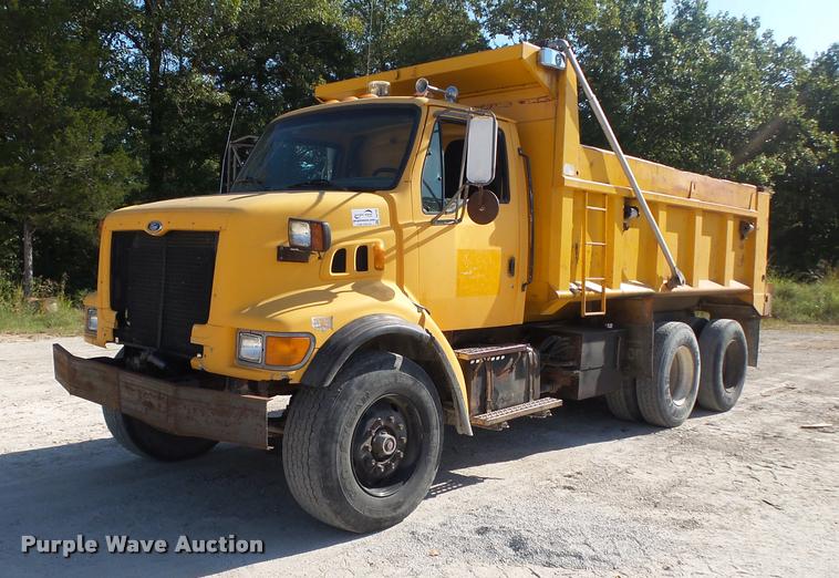 image for item DB7406 1998 Ford LT9501 Louisville 101 dump truck