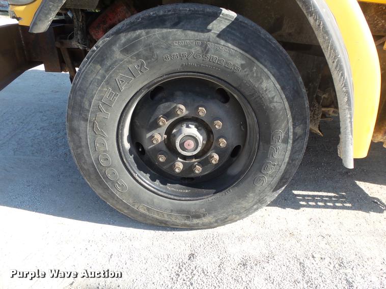 image for item DB7406 1998 Ford LT9501 Louisville 101 dump truck