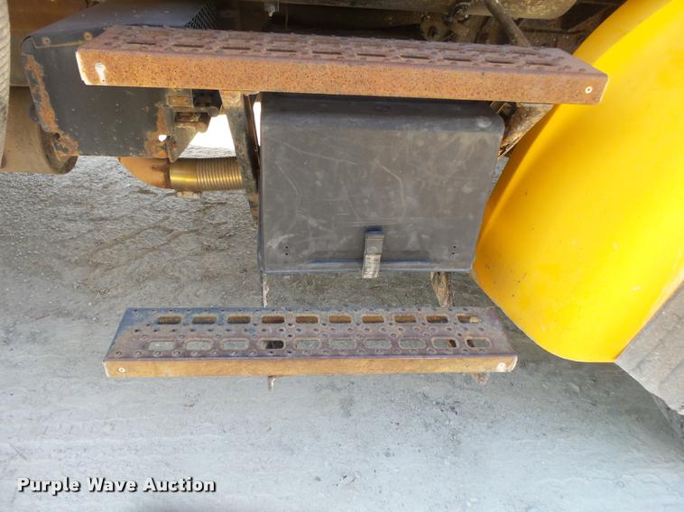 image for item DB7406 1998 Ford LT9501 Louisville 101 dump truck