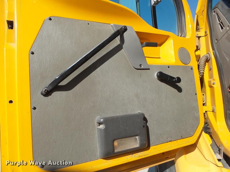 image for item DB7406 1998 Ford LT9501 Louisville 101 dump truck