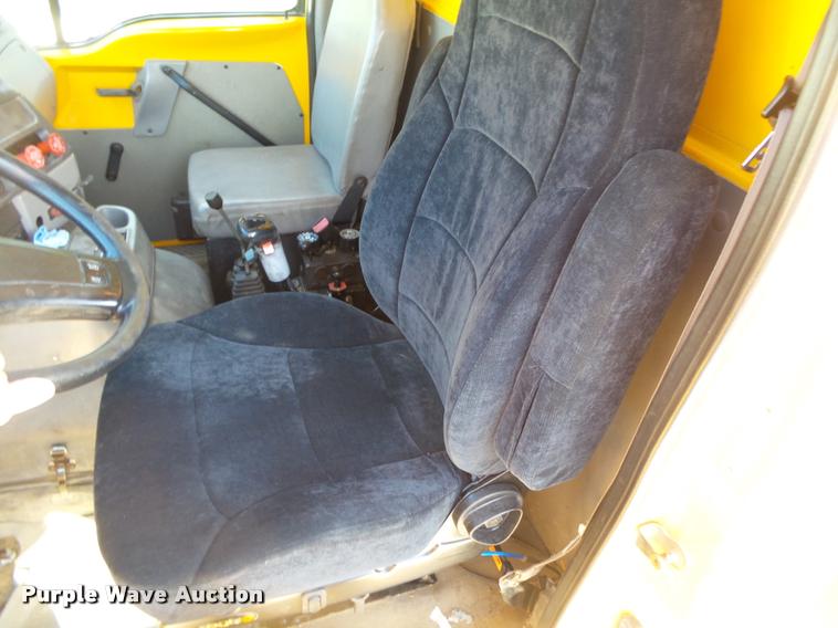 image for item DB7406 1998 Ford LT9501 Louisville 101 dump truck