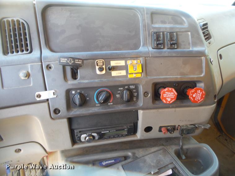 image for item DB7406 1998 Ford LT9501 Louisville 101 dump truck