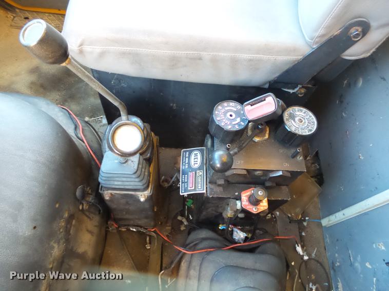 image for item DB7406 1998 Ford LT9501 Louisville 101 dump truck