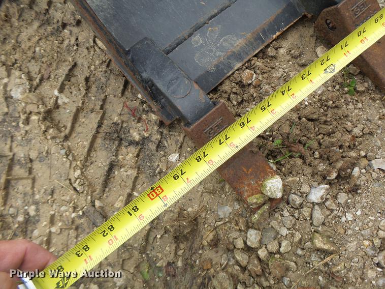 image for item DB9985 Skid steer bucket