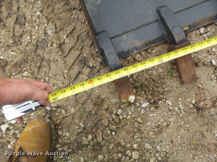 image for item DB9985 Skid steer bucket