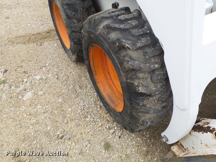 image for item DB9989 Bobcat 643 skid steer