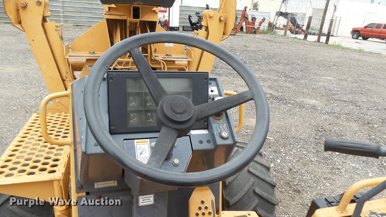 image for item DC1799 2000 Case 560 trencher