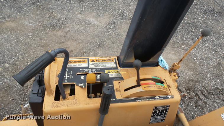 image for item DC1799 2000 Case 560 trencher