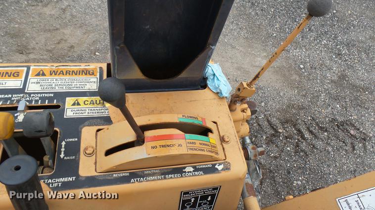 image for item DC1799 2000 Case 560 trencher