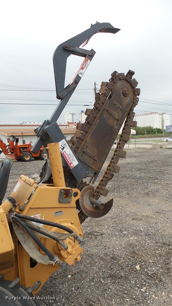 image for item DC1799 2000 Case 560 trencher