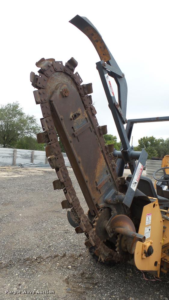 image for item DC1799 2000 Case 560 trencher