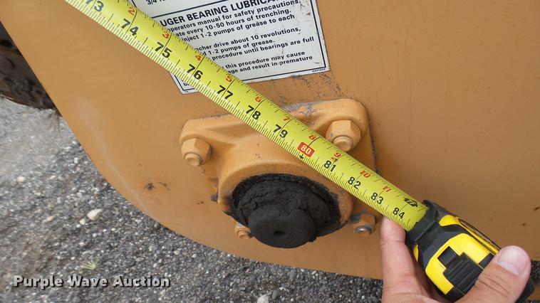 image for item DC1799 2000 Case 560 trencher