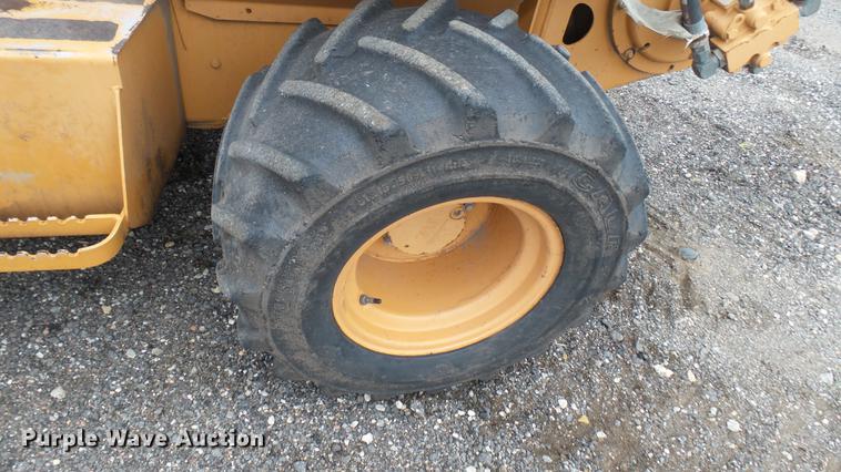 image for item DC1799 2000 Case 560 trencher