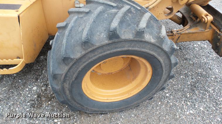 image for item DC1799 2000 Case 560 trencher