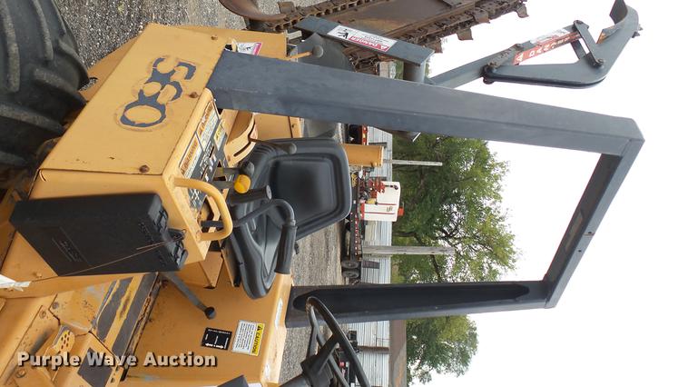 image for item DC1799 2000 Case 560 trencher