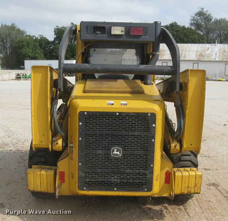 image for item DC2466 2008 John Deere 325 skid steer