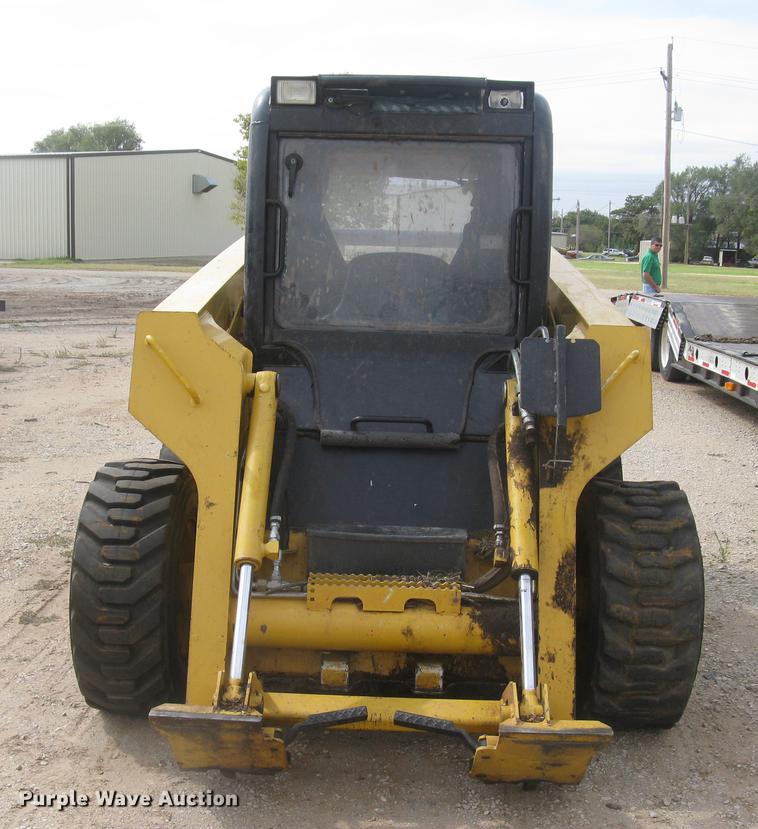 image for item DC2466 2008 John Deere 325 skid steer