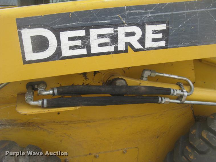 image for item DC2466 2008 John Deere 325 skid steer